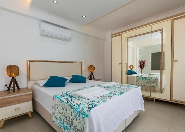 Villa Hisar 1 - 4 Bedroom In Hisaroenue