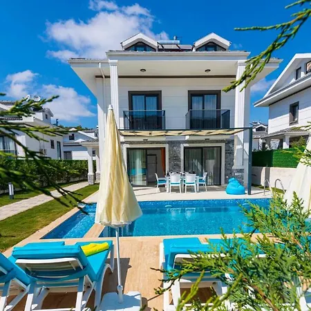 Hisar 1 - 4 Bedroom In Hisaroenue Fethiye