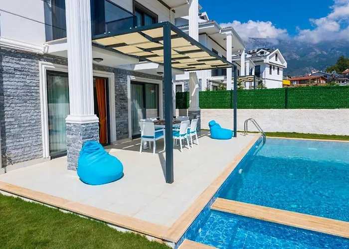 Vila Hisar 1 - 4 Bedroom In Hisaroenue