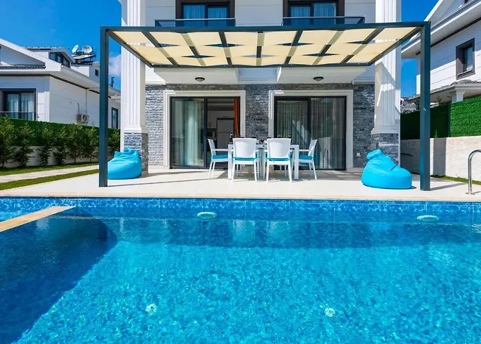 Vila Hisar 1 - 4 Bedroom In Hisaroenue *